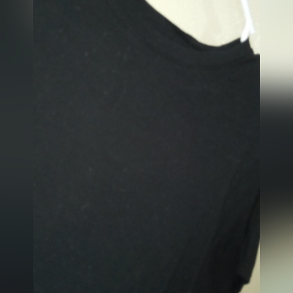 black tee - Picture 2 of 2